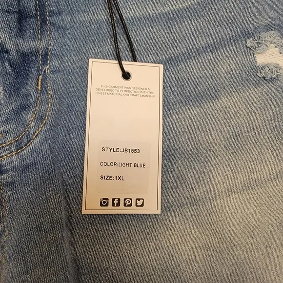 Nwt Judy Blue Shorts mid-rise Distressed light Blue style jb1553