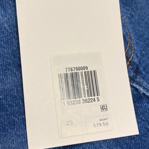 NWT Levi’s Ribcage Distressed Cut Off Denim Shorts Size 25