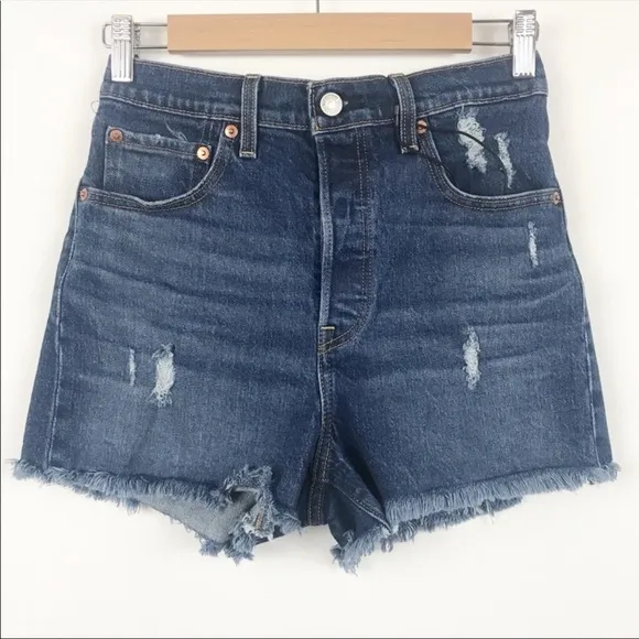 NWT Levi’s Ribcage Distressed Cut Off Denim Shorts Size 25