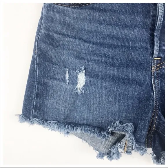 NWT Levi’s Ribcage Distressed Cut Off Denim Shorts Size 25