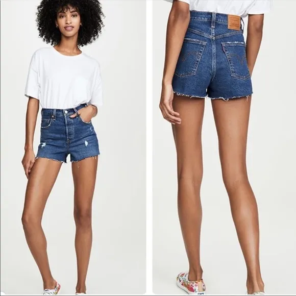 NWT Levi’s Ribcage Distressed Cut Off Denim Shorts Size 25
