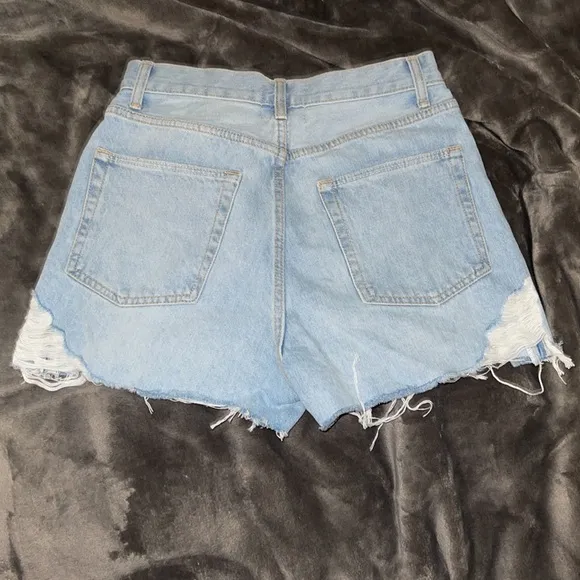 NWT Lovers   Friends Austin Super High Rise  Distressed Cut Off Denim Shorts