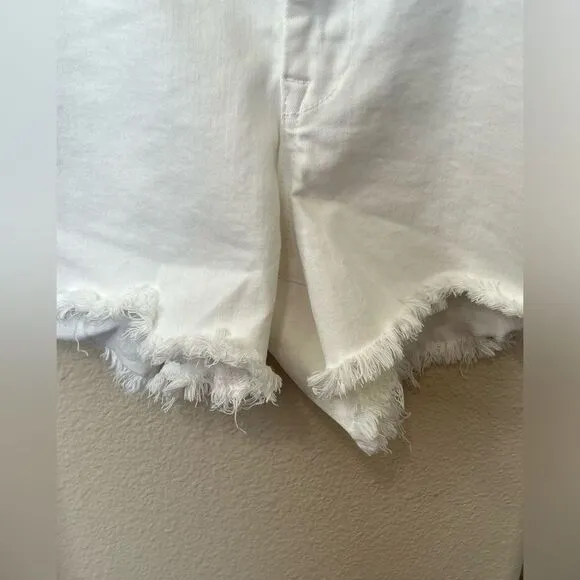 NWT Women’s Blank NYC Little Queenie White Shorts Size 32 #223