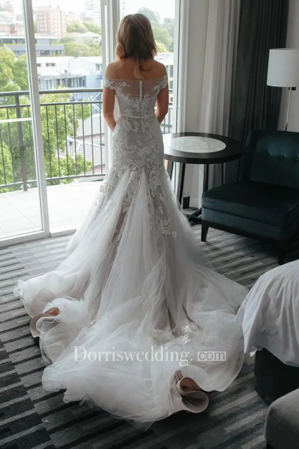 Off-the-shoulder Court Train Lace Tulle Wedding Dress with Appliques