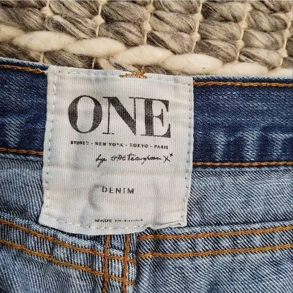 One by One Teaspoon Charters Shorts Size 25
