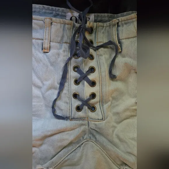 One Teaspoon jean shorts corset front tie drop crotch skinny leg mid length sz26