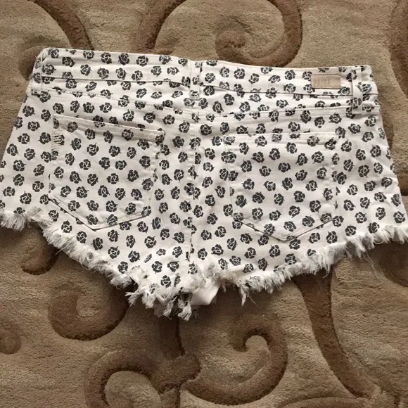 paige shorts size 30