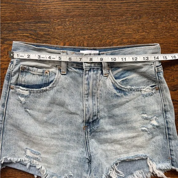 Pistola Cut-Off High Rise Distressed Jean Shorts in Light Wash. Size 26.