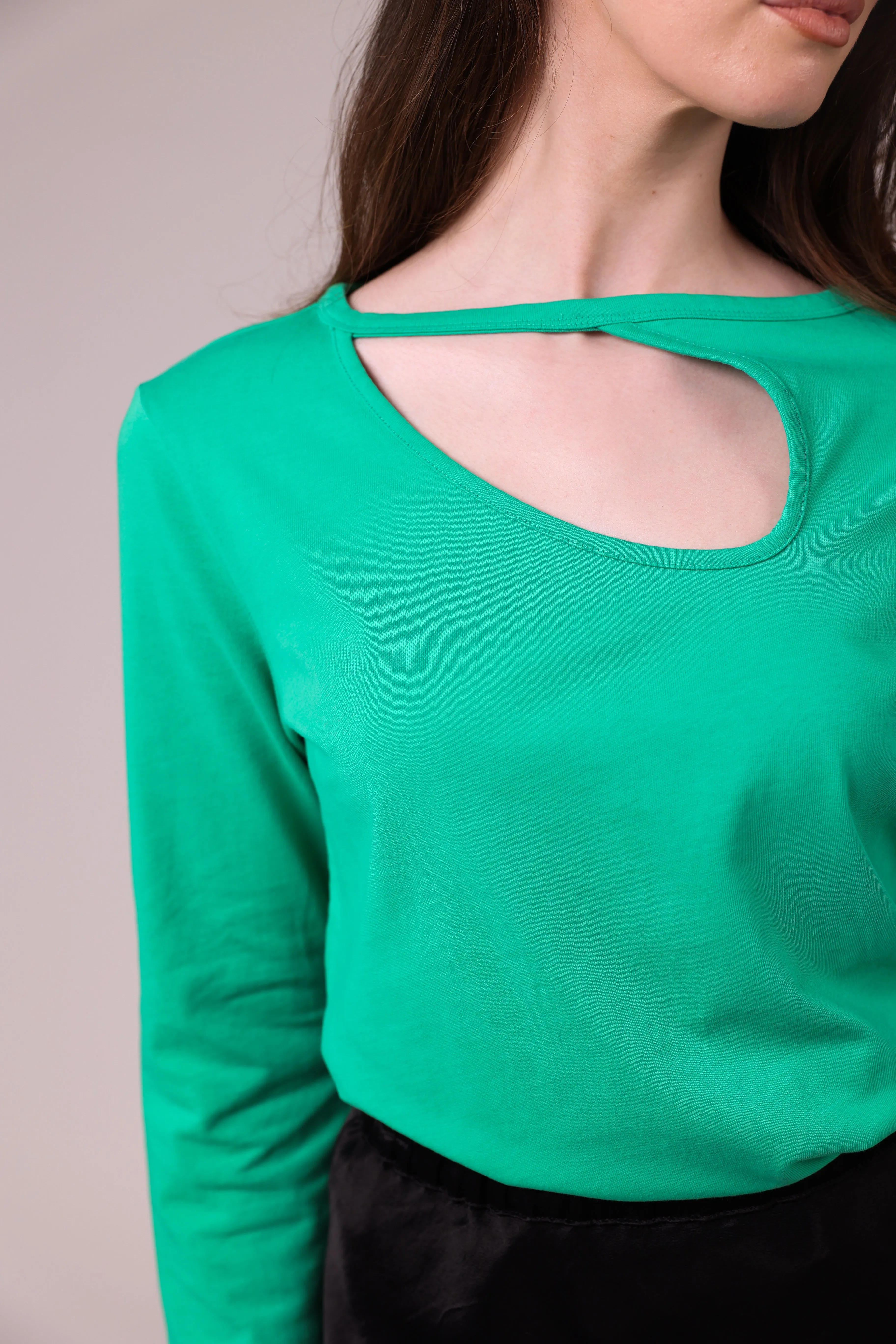 "The Stefanie Longsleeve"- Boyfriend Cut Out T-shirt (Green)