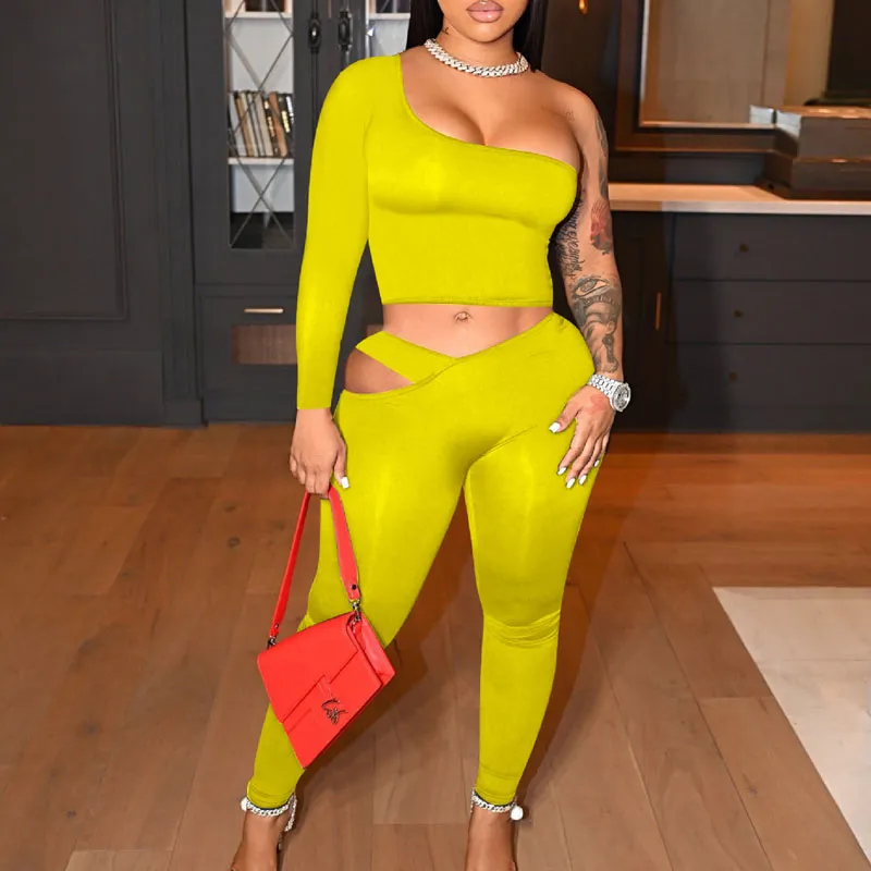Solid One Sleeve Crop Top & Cut Out Pants Set