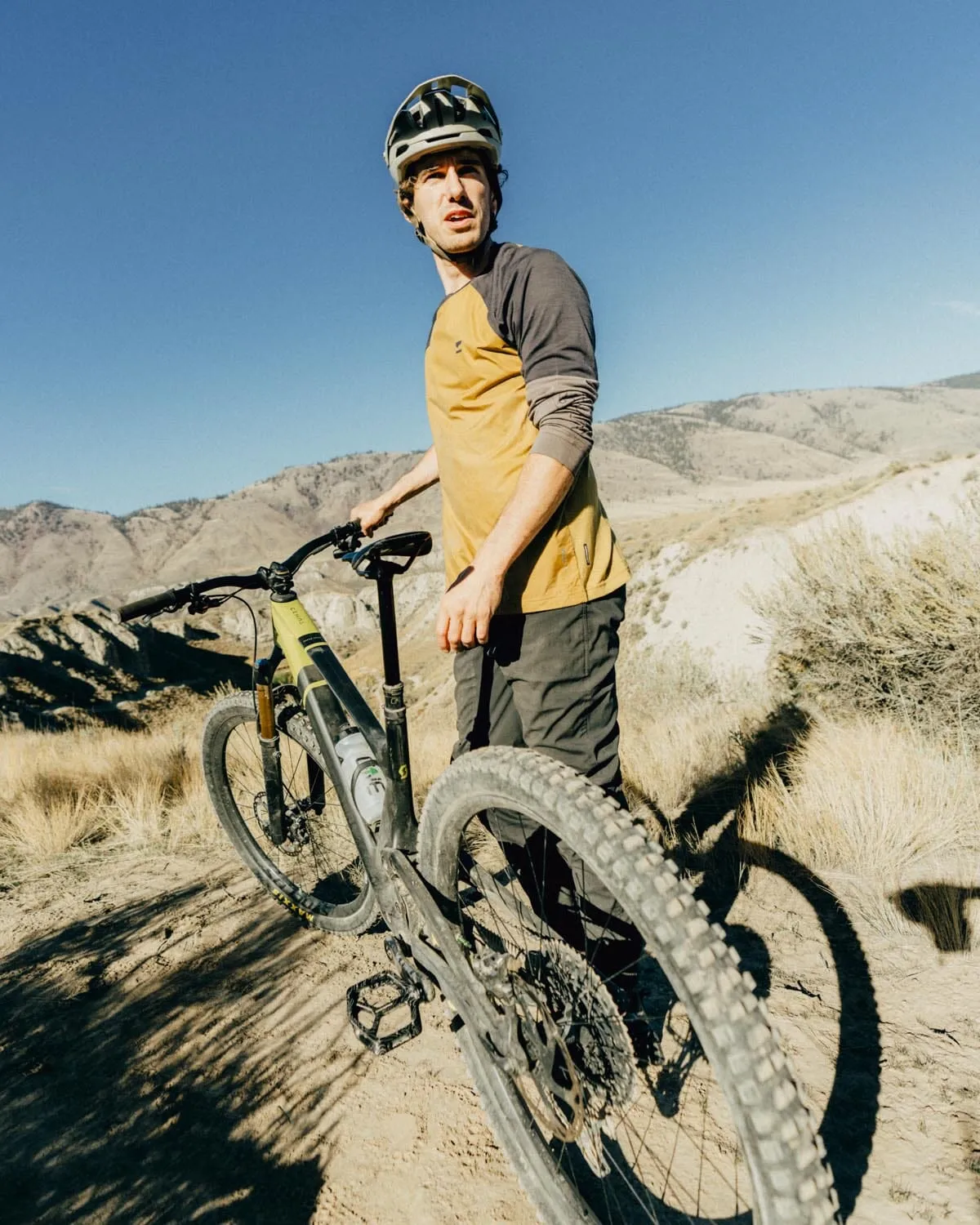 Tarn Merino Bike Wind Jersey - Cumin Dust