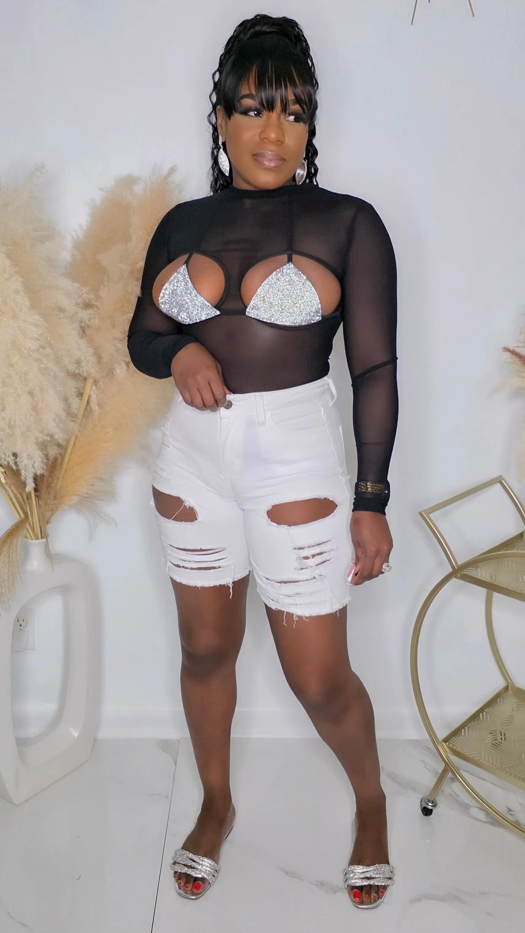 THE SECRET IS OUT SHORTS - WHITE