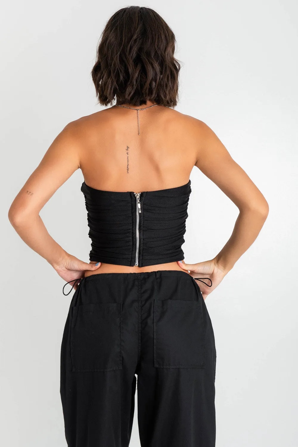 Top tubo plisado escote corazón con cut out