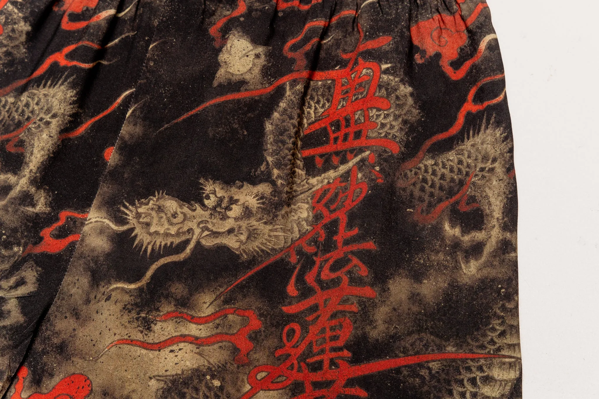 [UNISEX] SHANE TAN X LOCO MOSQUITO "DAIMOKU DRAGON" SHORTS