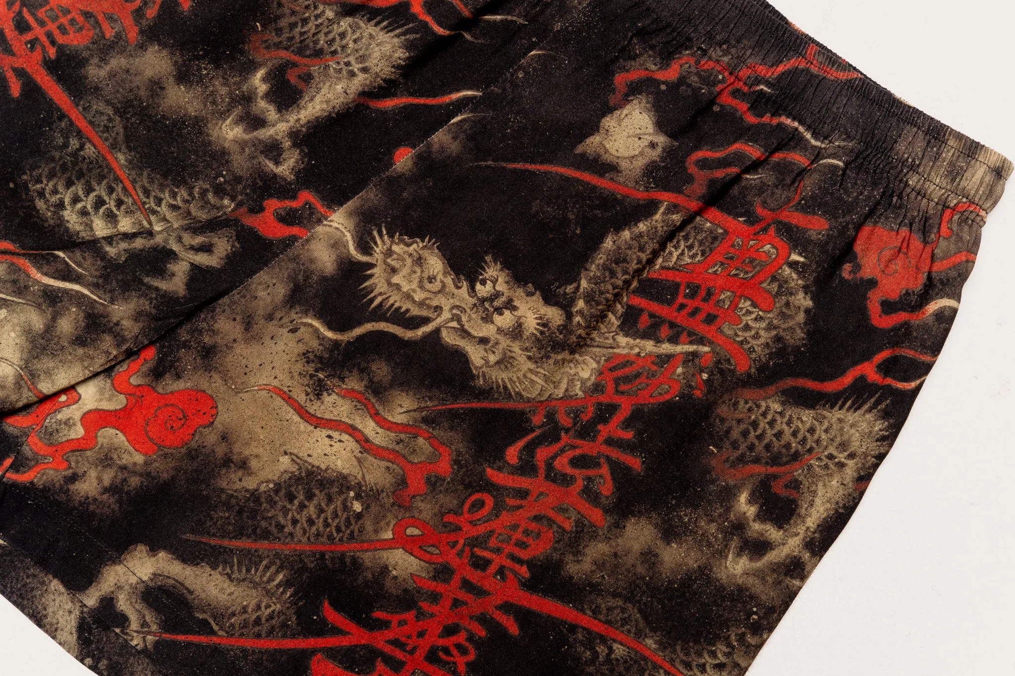 [UNISEX] SHANE TAN X LOCO MOSQUITO "DAIMOKU DRAGON" SHORTS
