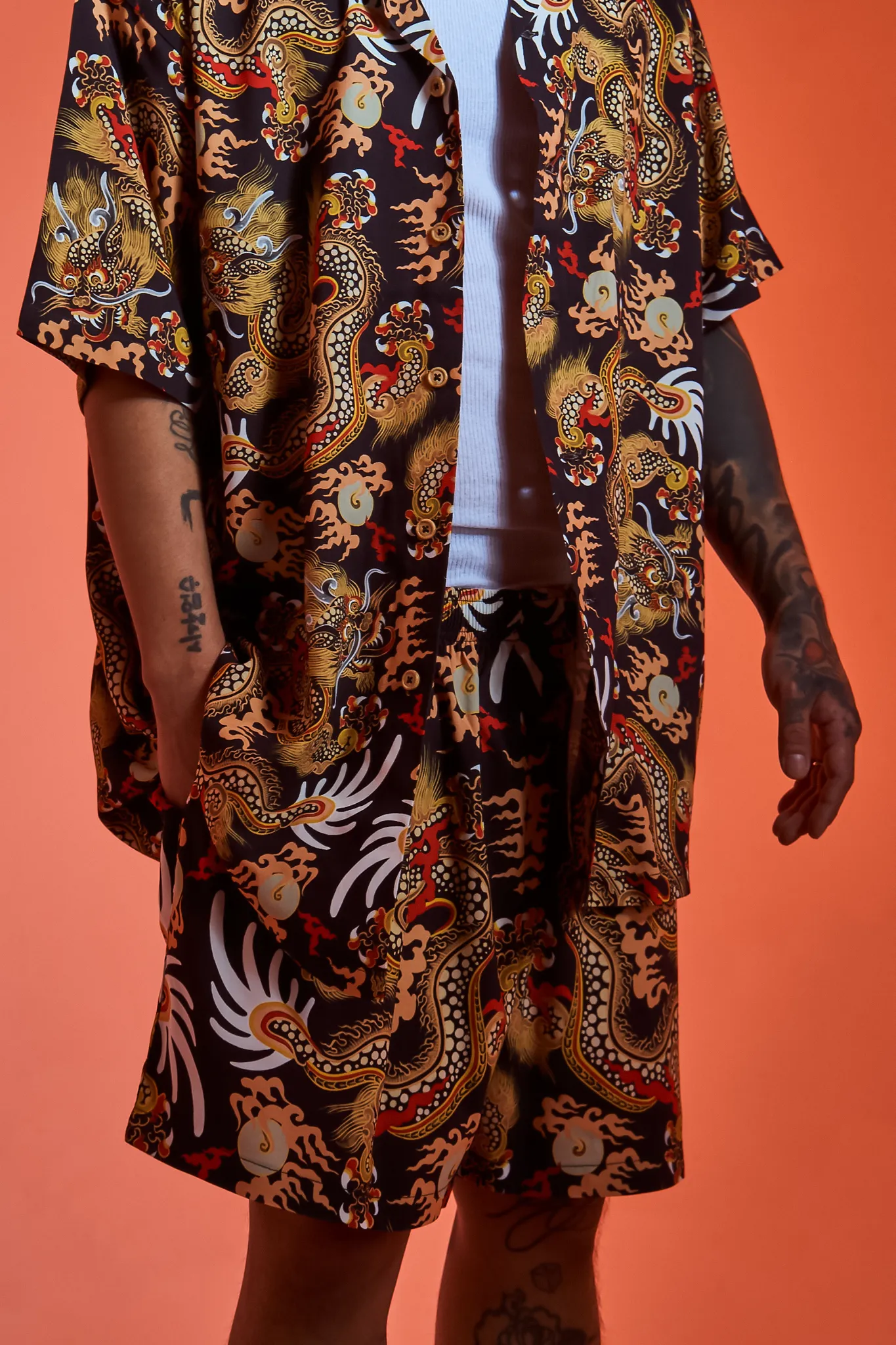 [UNISEX] TOMAS TOMAS X LOCO MOSQUITO 108 DRAGONS BLACK SHORTS