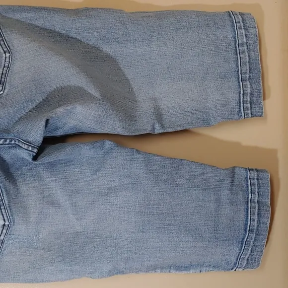 White House Black Market Noir Pedal Pusher Jean Shorts 4