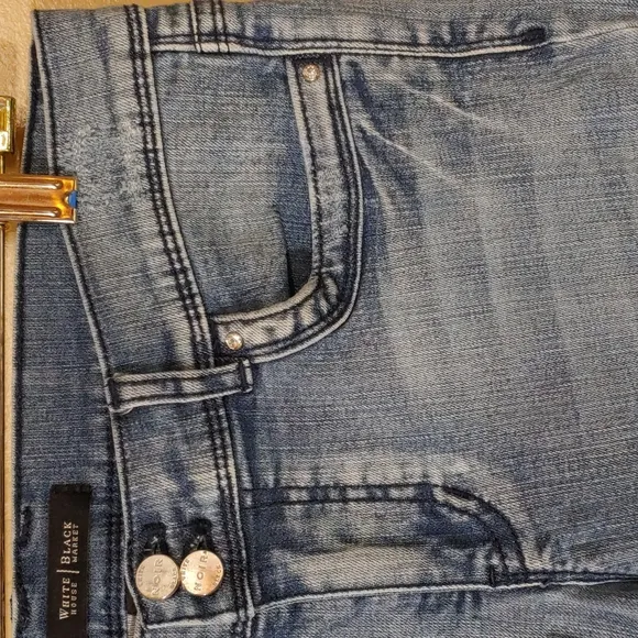 White House Black Market Noir Pedal Pusher Jean Shorts 4
