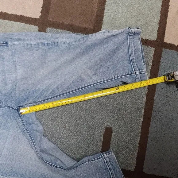 White House Black Market Noir Pedal Pusher Jean Shorts 4