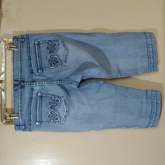 White House Black Market Noir Pedal Pusher Jean Shorts 4